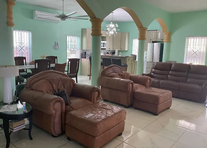 A Taste Of Jamaica Lavern's Place Apartamento